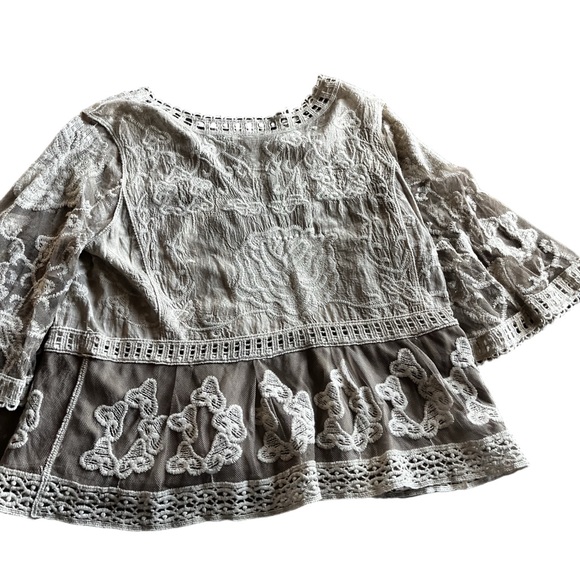 Ultra Pink Cotton lace boho blouse - Picture 2 of 3